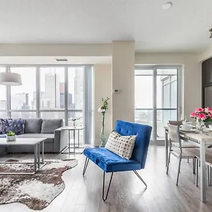 Holiday home Stunning Views Of Downtown - Luxury High Rise With King Bed!, Toronto