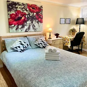 Homestay Perfect Home-private Washrooms,free Parking,high Speed Net, Toronto