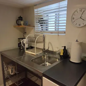 Guest house Charming Basement With Private Entrance Near Subway, Koreatown & Uoft, Toronto