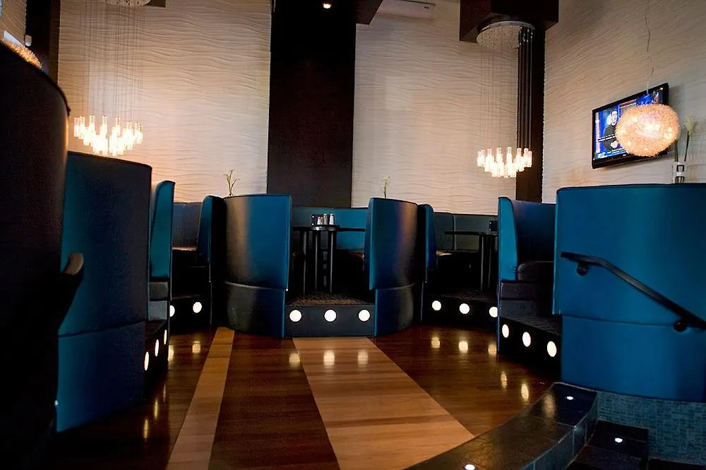 Sandman Signature Toronto Airport Hotel 4*,