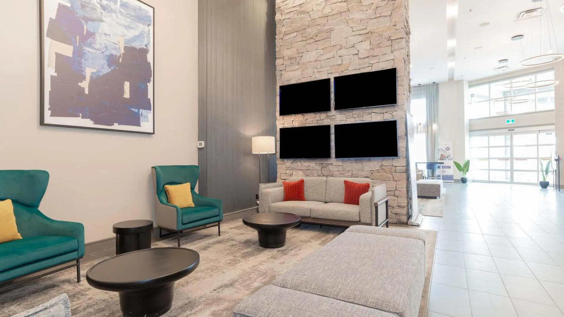Sandman Signature Toronto Airport Hotel 4*,