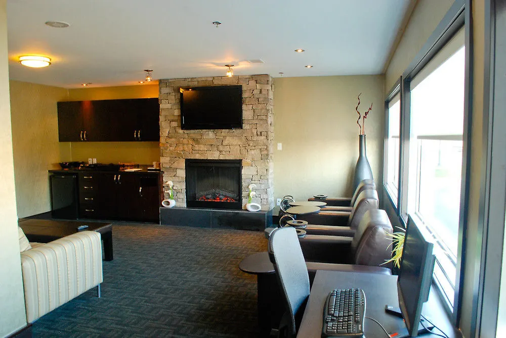 Sandman Signature Toronto Airport Hotel