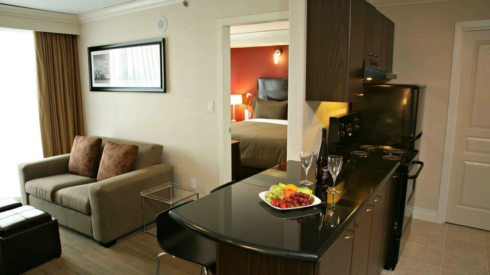 Sandman Signature Toronto Airport Hotel